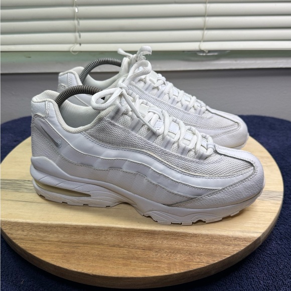 Nike Air Max 95 (Men’s 7 Women’s 8.5) - Picture 1 of 8